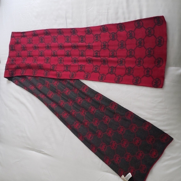 Michael Kors scarf - Picture 2 of 6